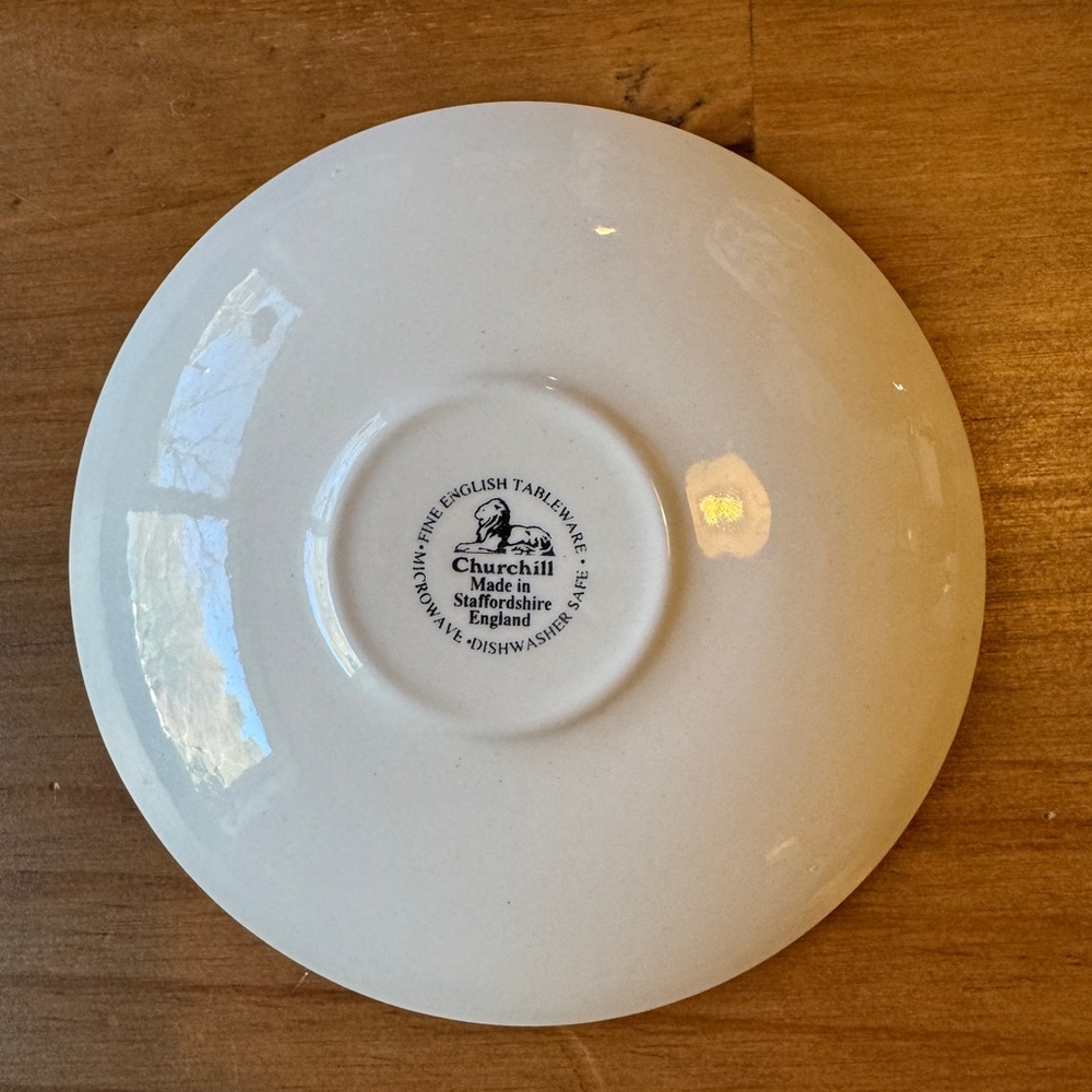 Churchill England Blue Willow Cup & Saucer Set - Picture 4 of 6